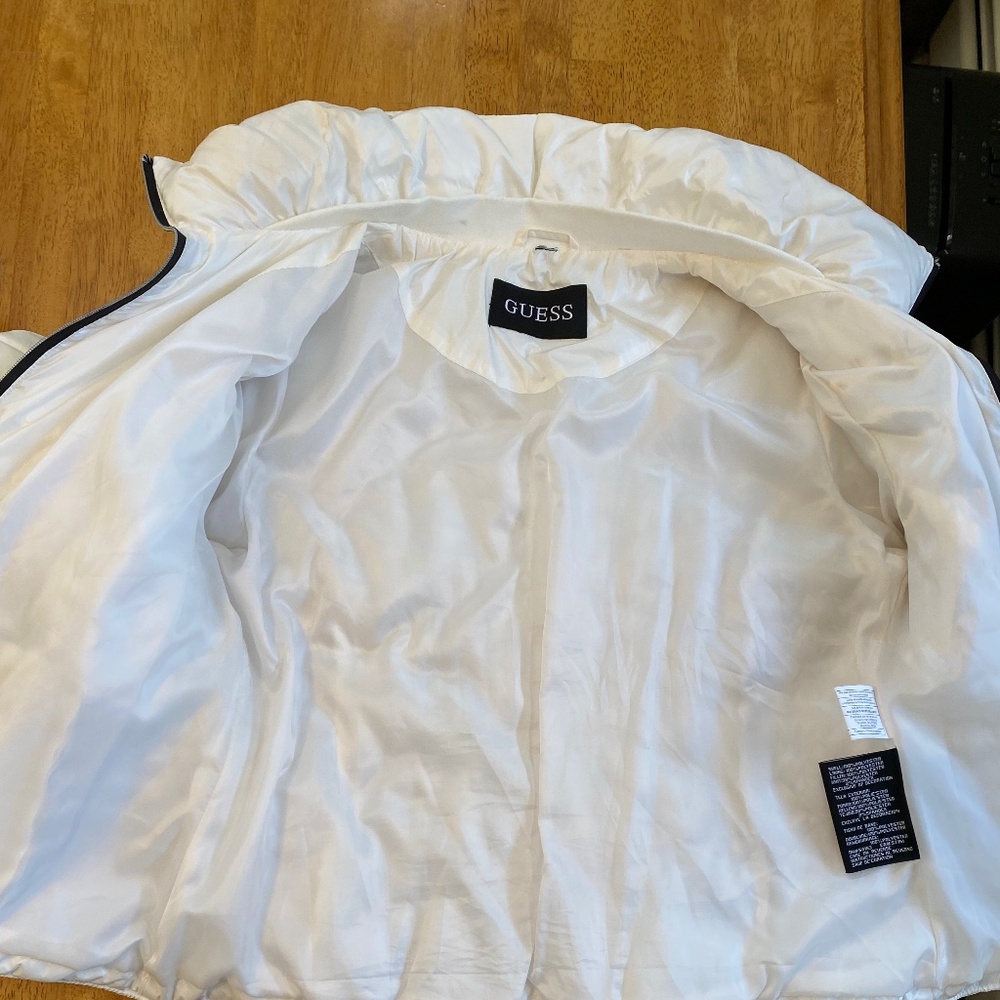 Guess Women’s Puffer Jacket - Picture 7 of 9